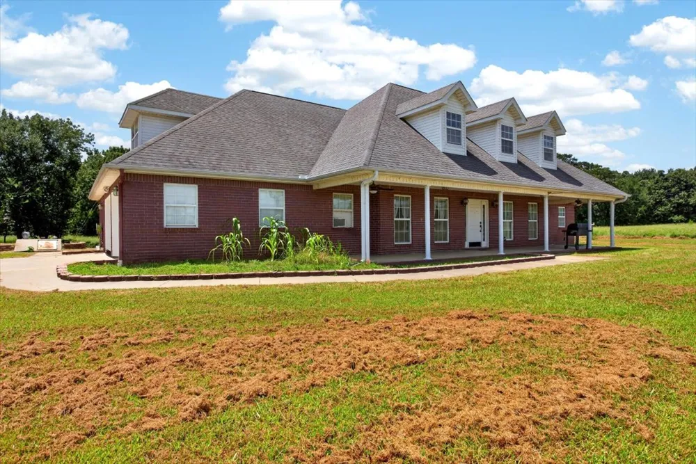 17063 Rhino Spiro, OK 74959