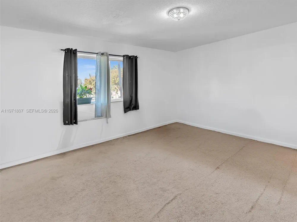 21 SE 3rd Ave Hallandale Beach, FL 33009