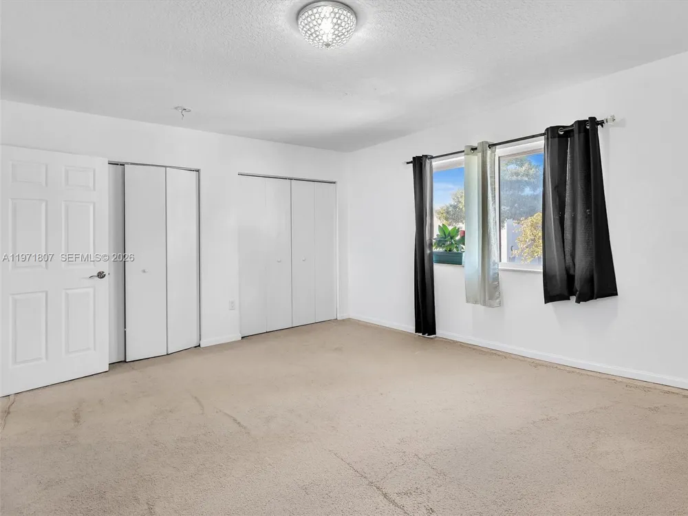 21 SE 3rd Ave Hallandale Beach, FL 33009