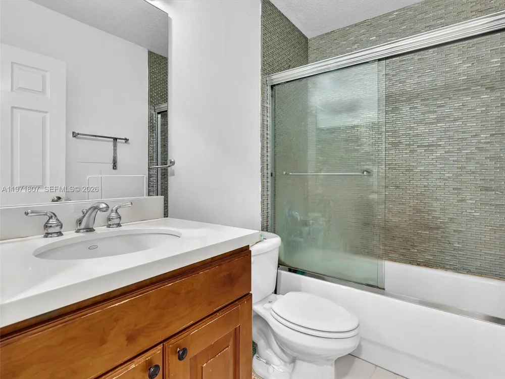 21 SE 3rd Ave Hallandale Beach, FL 33009