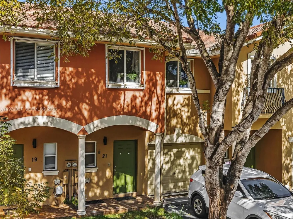 21 SE 3rd Ave Hallandale Beach, FL 33009