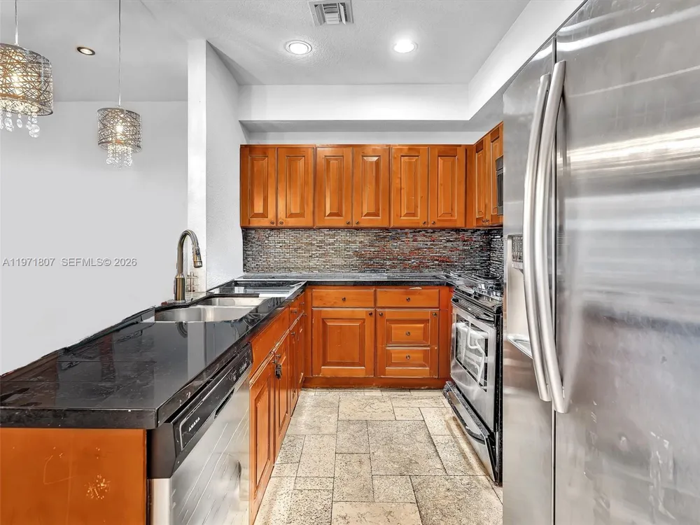 21 SE 3rd Ave Hallandale Beach, FL 33009