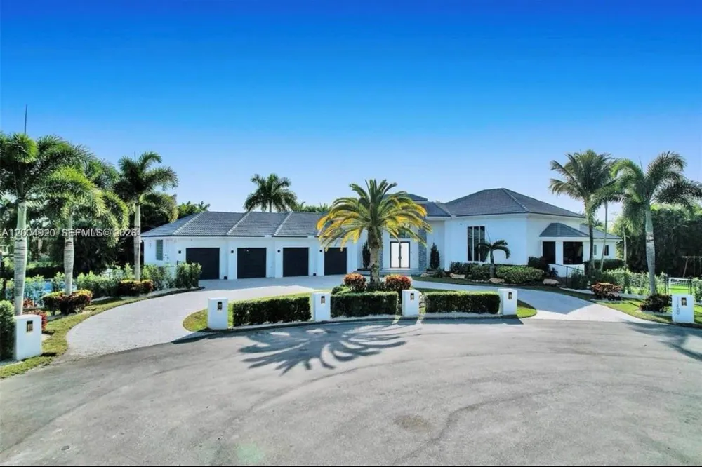 11400 NW 7th St Plantation, FL 33325