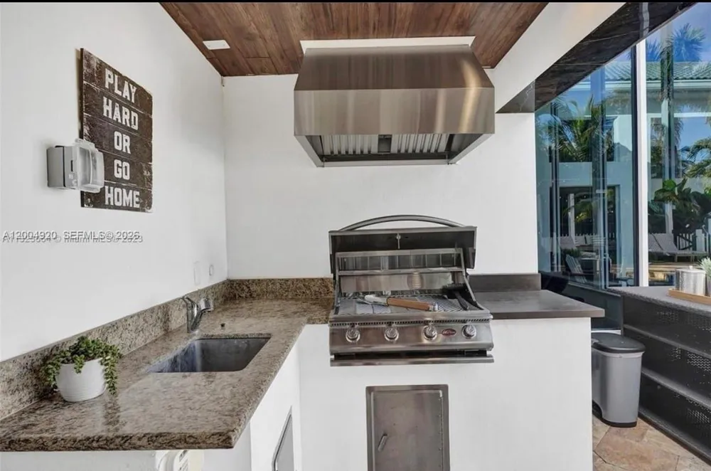 11400 NW 7th St Plantation, FL 33325