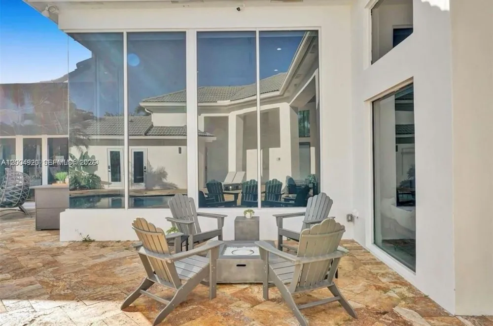 11400 NW 7th St Plantation, FL 33325