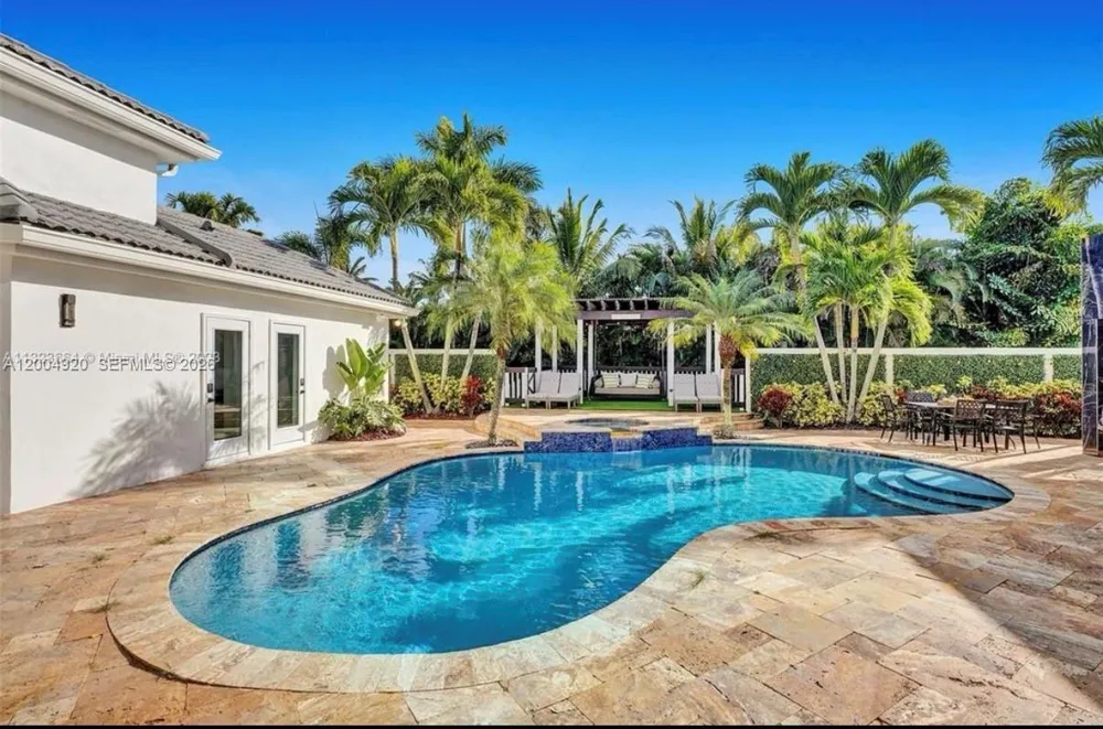 11400 NW 7th St Plantation, FL 33325