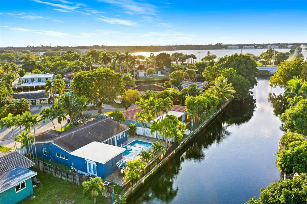 2005 NW 37th St Oakland Park, FL 33309