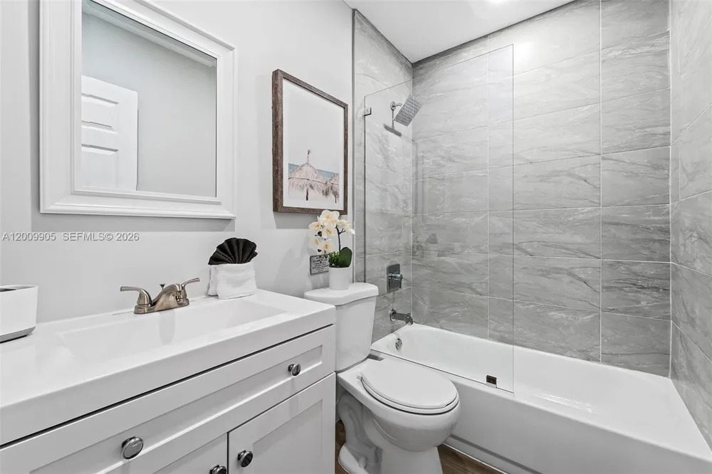 2005 NW 37th St Oakland Park, FL 33309