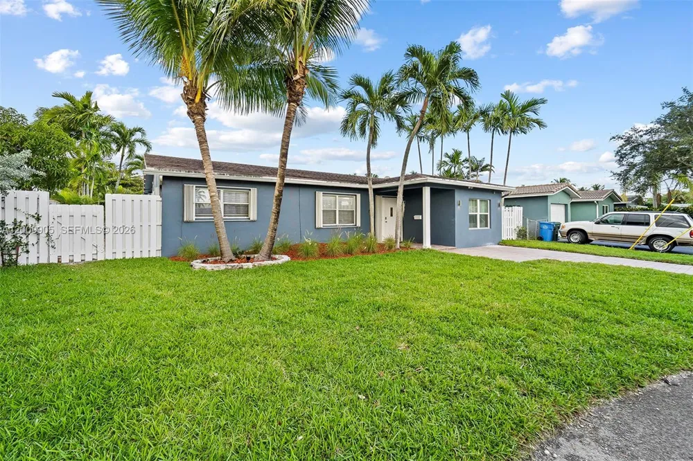 2005 NW 37th St Oakland Park, FL 33309