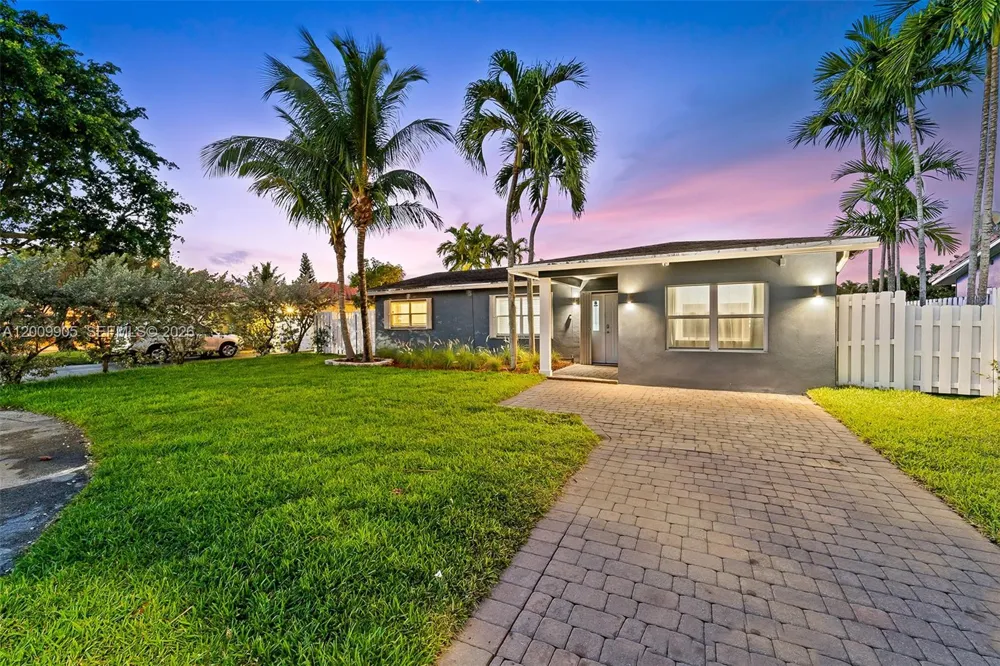 2005 NW 37th St Oakland Park, FL 33309