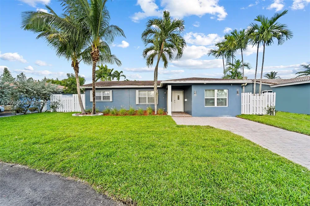 2005 NW 37th St Oakland Park, FL 33309