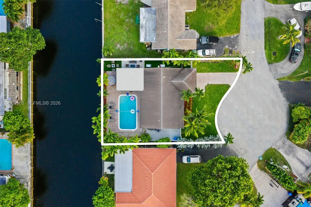 2005 NW 37th St Oakland Park, FL 33309