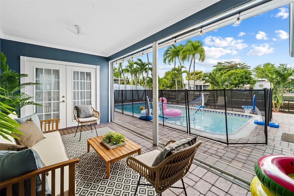 2005 NW 37th St Oakland Park, FL 33309