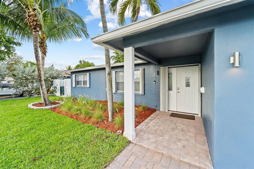 2005 NW 37th St Oakland Park, FL 33309