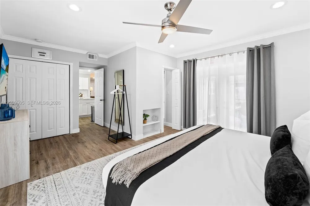 2005 NW 37th St Oakland Park, FL 33309