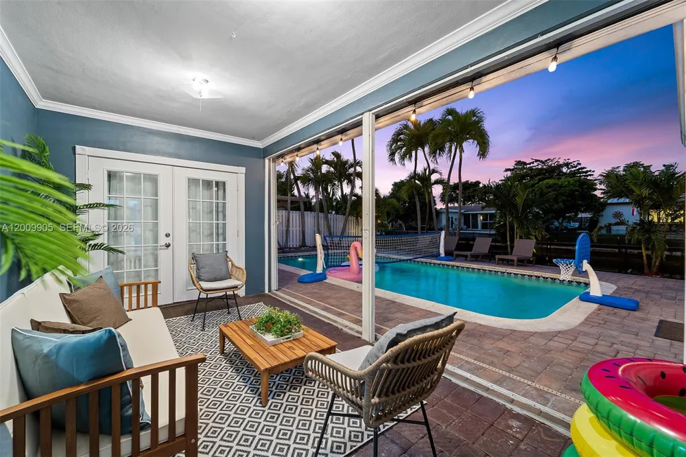2005 NW 37th St Oakland Park, FL 33309