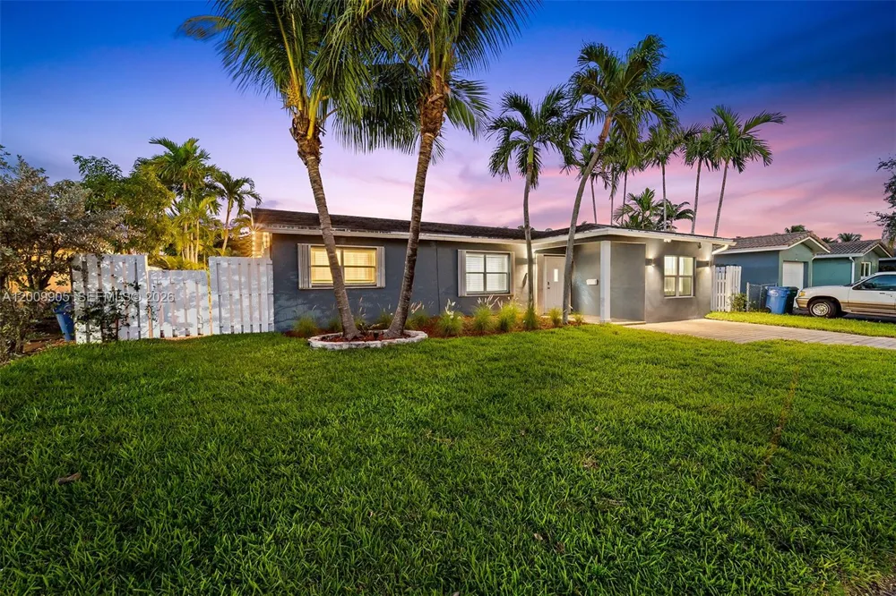 2005 NW 37th St Oakland Park, FL 33309