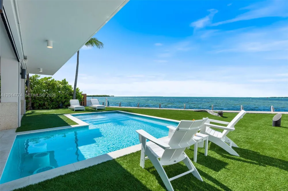 142 Guilford Ct Tavernier, FL 33070