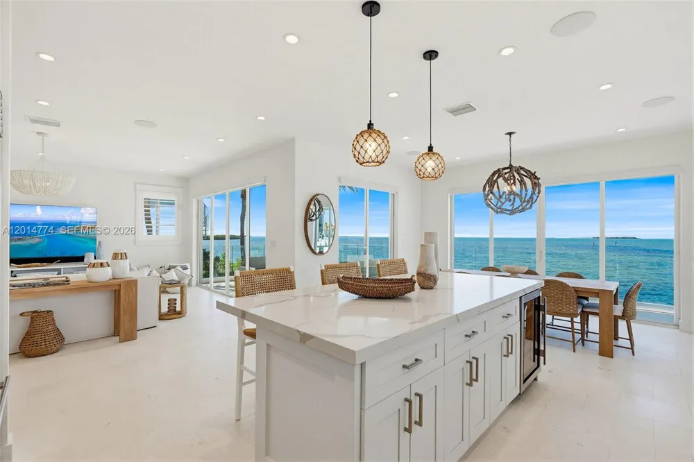 142 Guilford Ct Tavernier, FL 33070