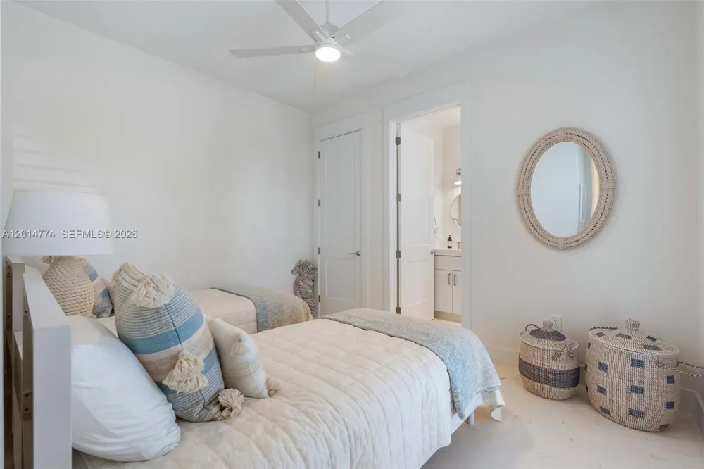 142 Guilford Ct Tavernier, FL 33070