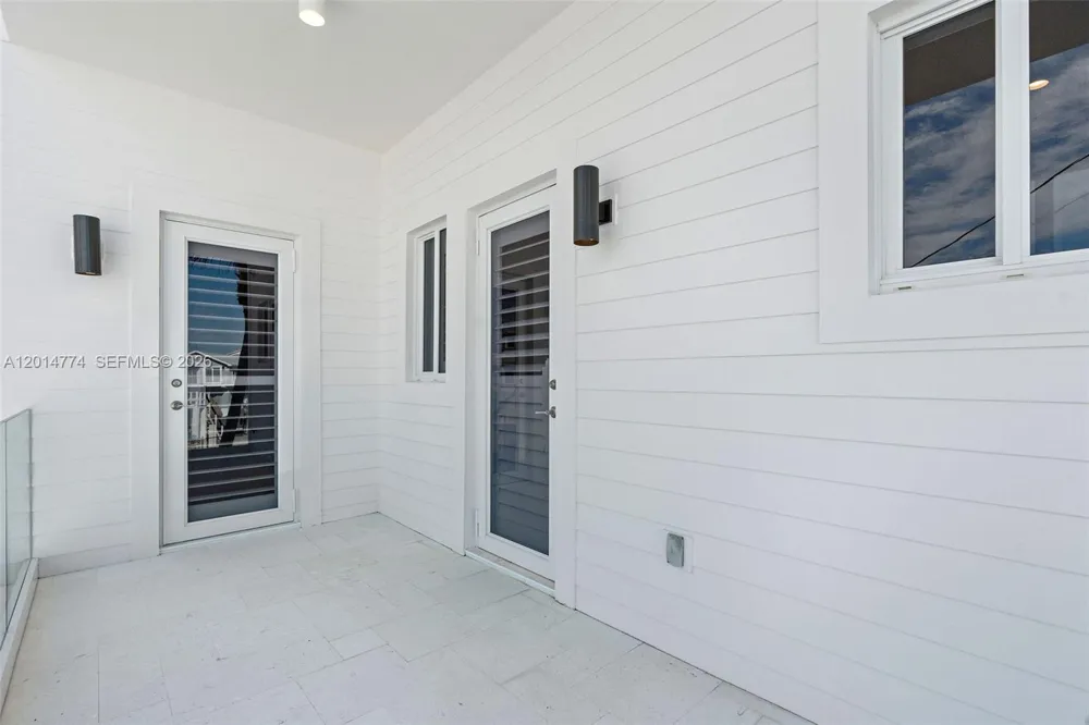 142 Guilford Ct Tavernier, FL 33070