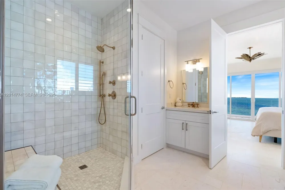 142 Guilford Ct Tavernier, FL 33070