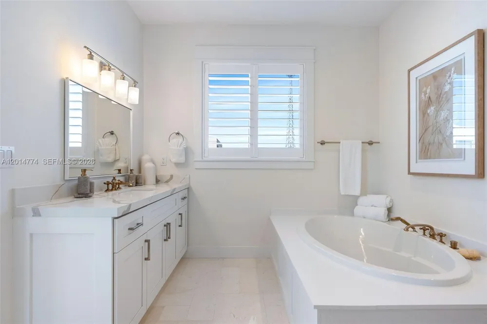 142 Guilford Ct Tavernier, FL 33070