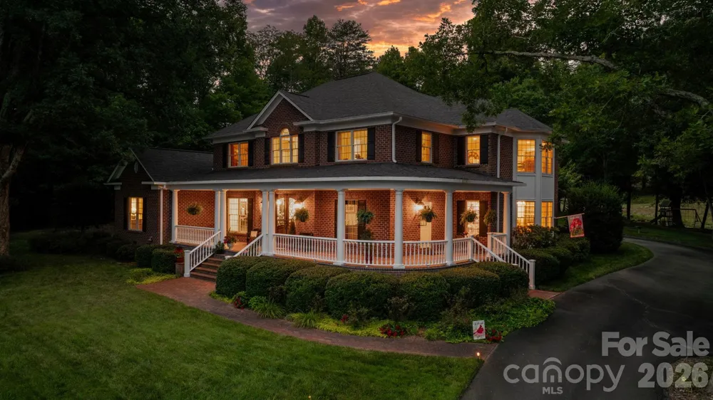 3740 Pinecrest Drive NE Hickory, NC 28601