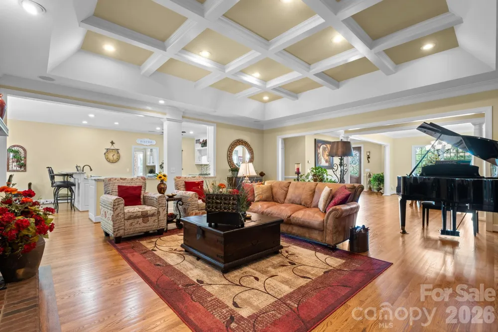 3740 Pinecrest Drive NE Hickory, NC 28601