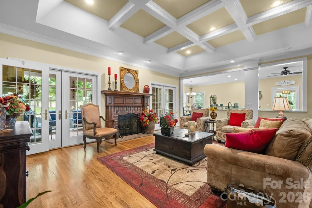 3740 Pinecrest Drive NE Hickory, NC 28601