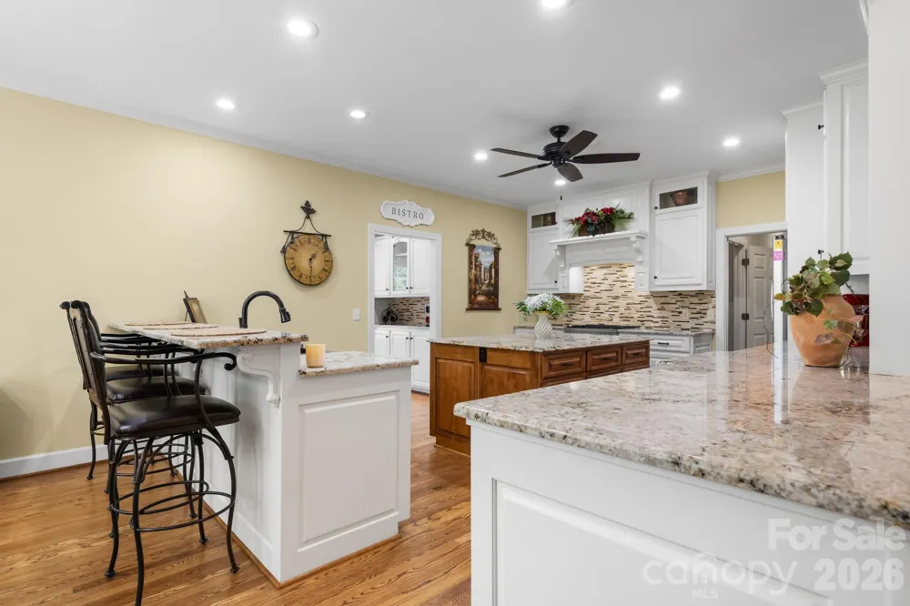 3740 Pinecrest Drive NE Hickory, NC 28601