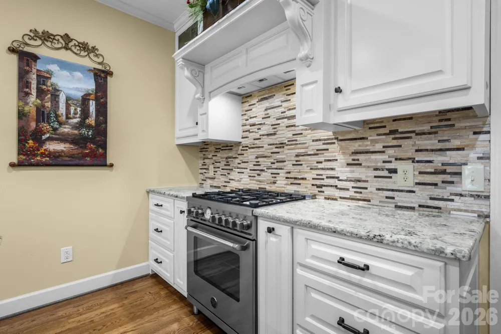 3740 Pinecrest Drive NE Hickory, NC 28601