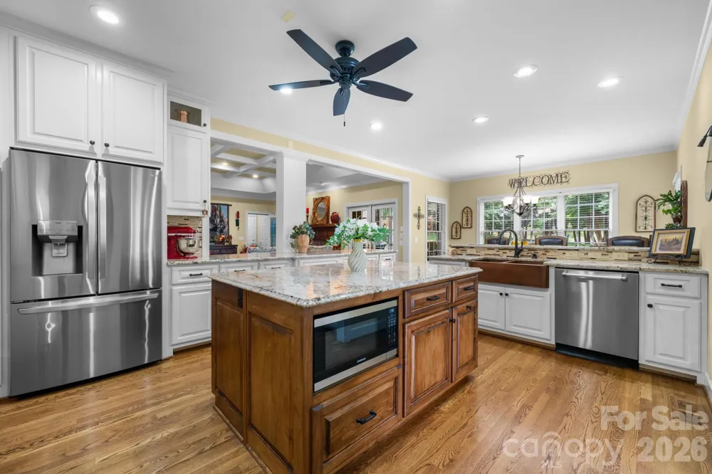 3740 Pinecrest Drive NE Hickory, NC 28601