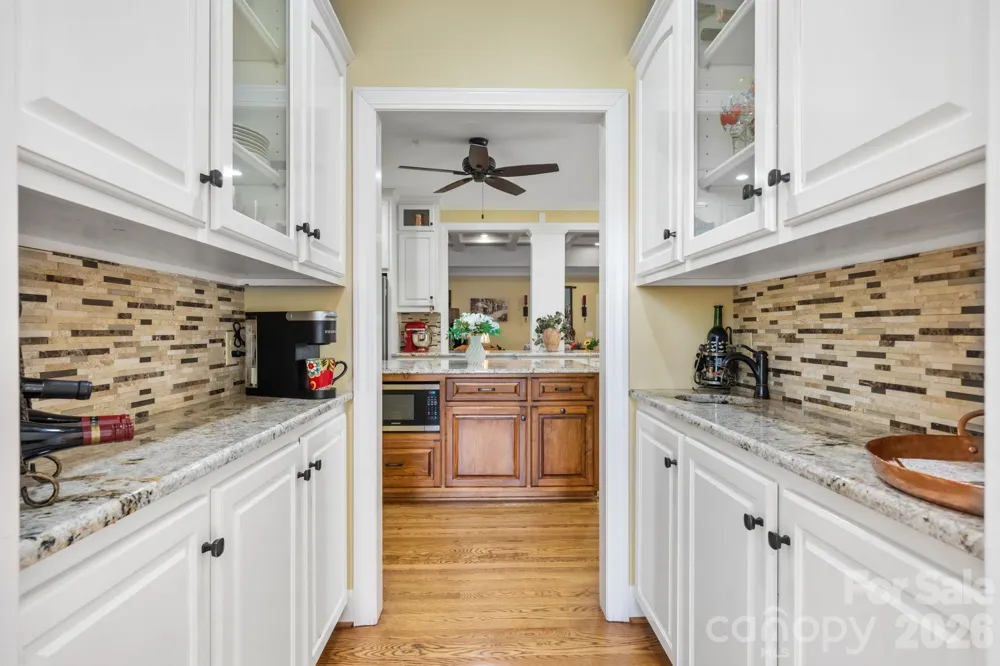 3740 Pinecrest Drive NE Hickory, NC 28601