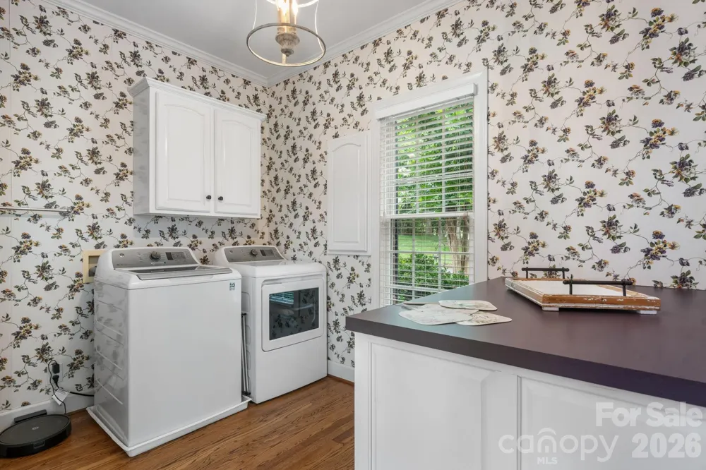 3740 Pinecrest Drive NE Hickory, NC 28601