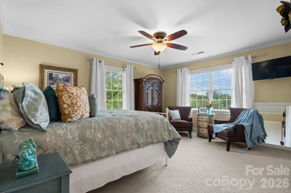 3740 Pinecrest Drive NE Hickory, NC 28601