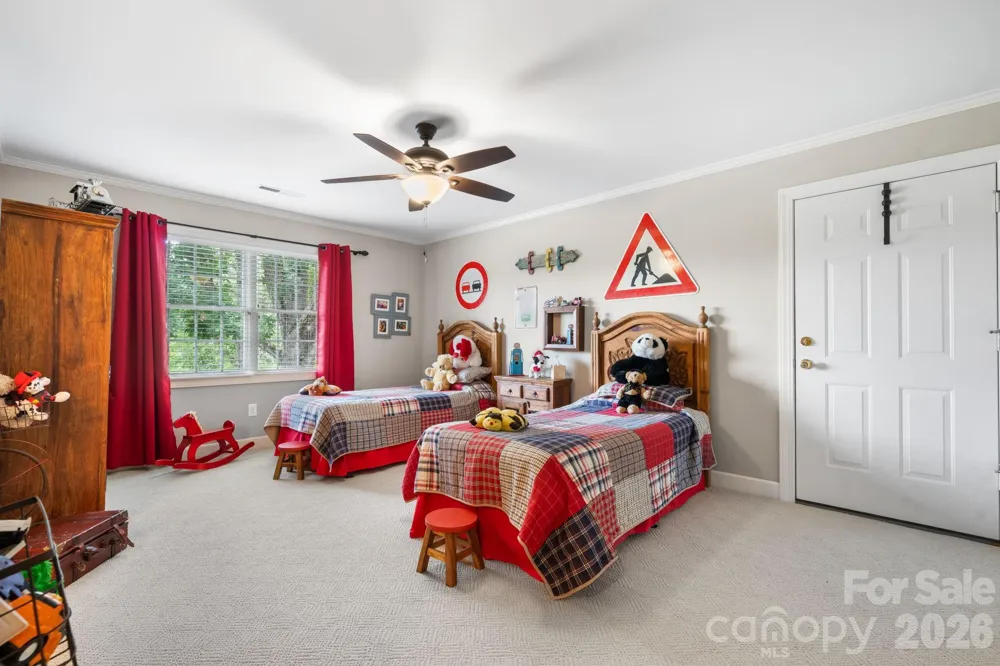 3740 Pinecrest Drive NE Hickory, NC 28601