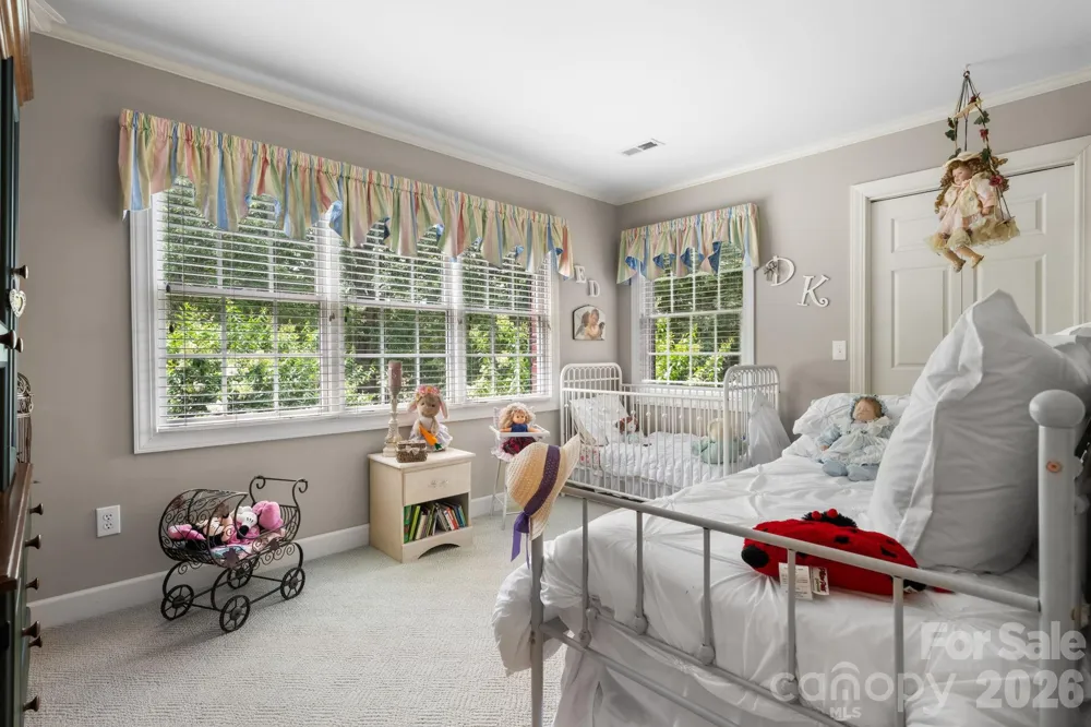 3740 Pinecrest Drive NE Hickory, NC 28601