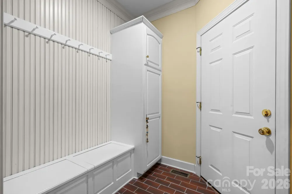 3740 Pinecrest Drive NE Hickory, NC 28601