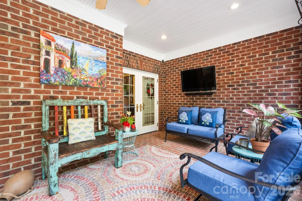 3740 Pinecrest Drive NE Hickory, NC 28601