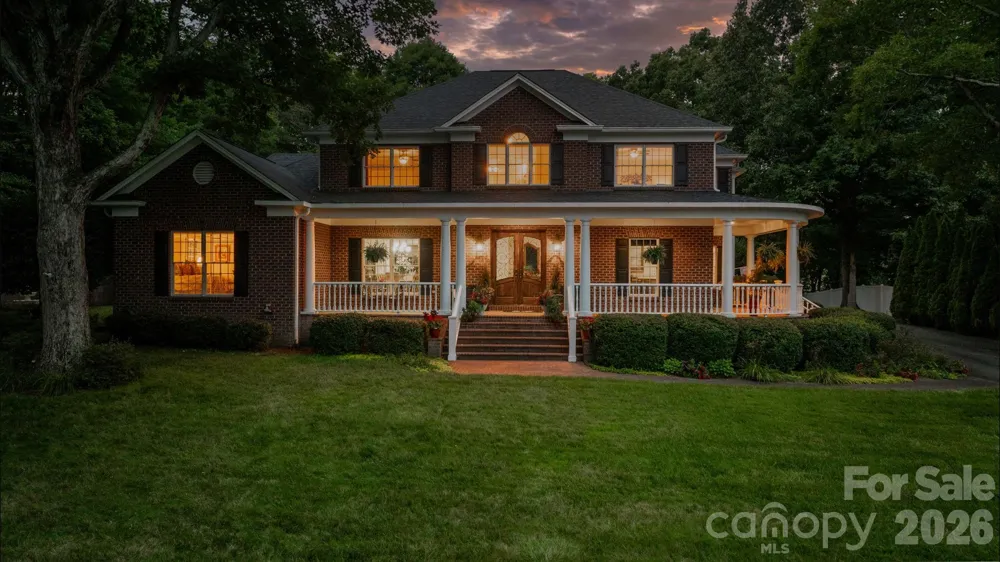 3740 Pinecrest Drive NE Hickory, NC 28601