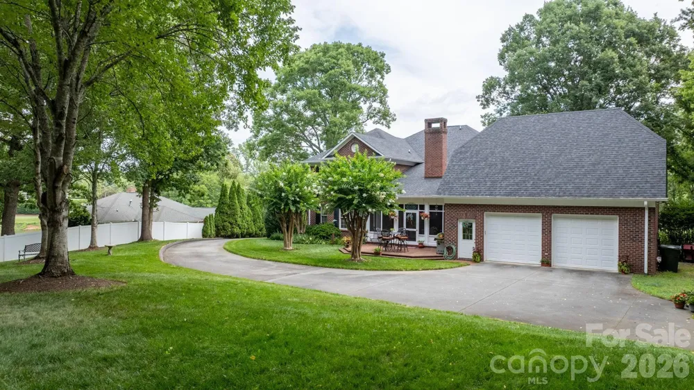 3740 Pinecrest Drive NE Hickory, NC 28601