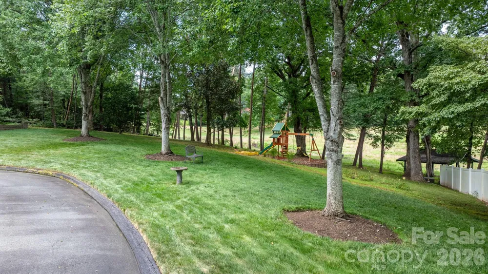 3740 Pinecrest Drive NE Hickory, NC 28601