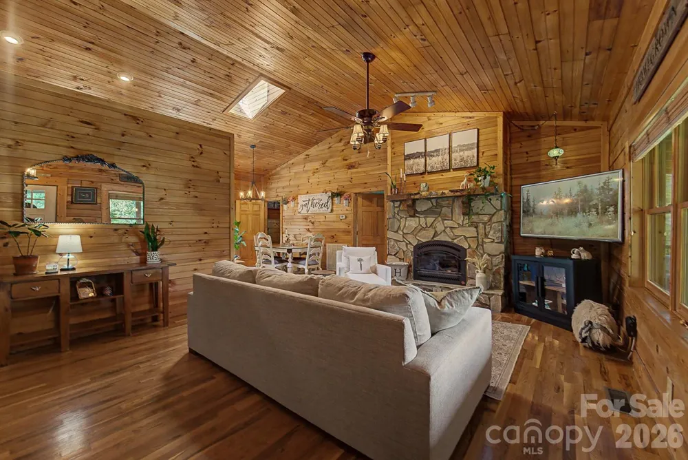 91 Tibi Lane Waynesville, NC 28785