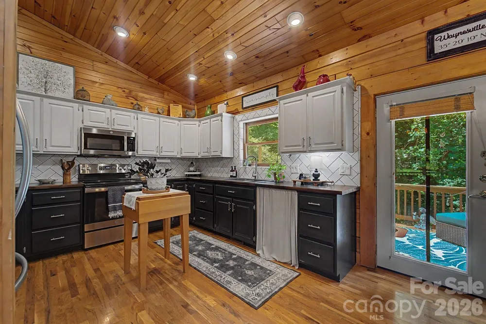 91 Tibi Lane Waynesville, NC 28785