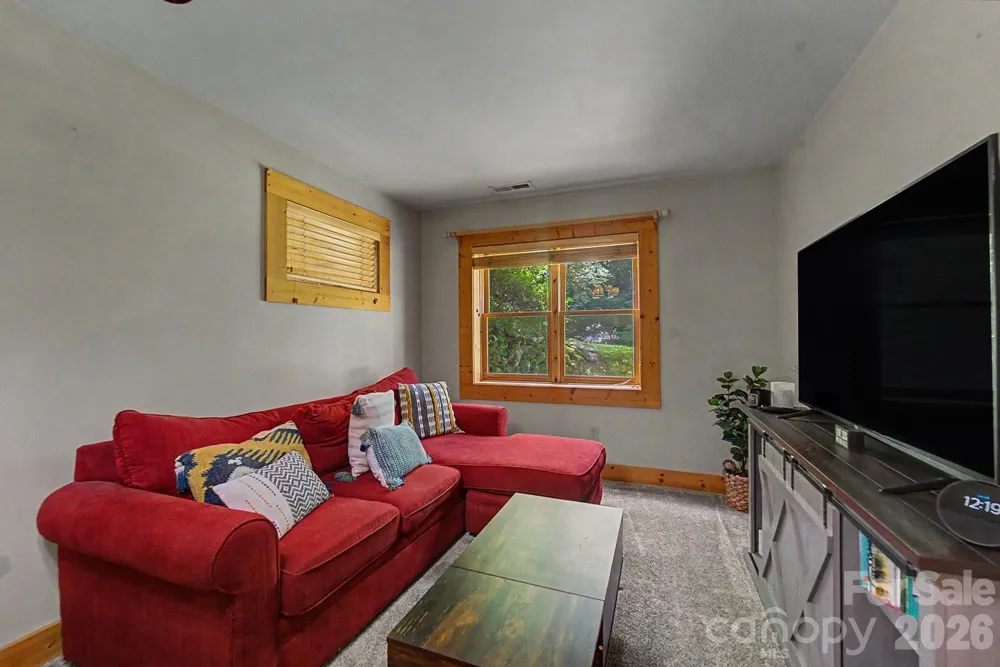 91 Tibi Lane Waynesville, NC 28785