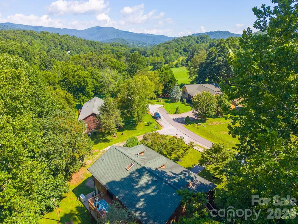 91 Tibi Lane Waynesville, NC 28785