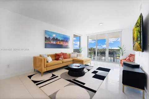 9261 E Bay Harbor Dr #507
