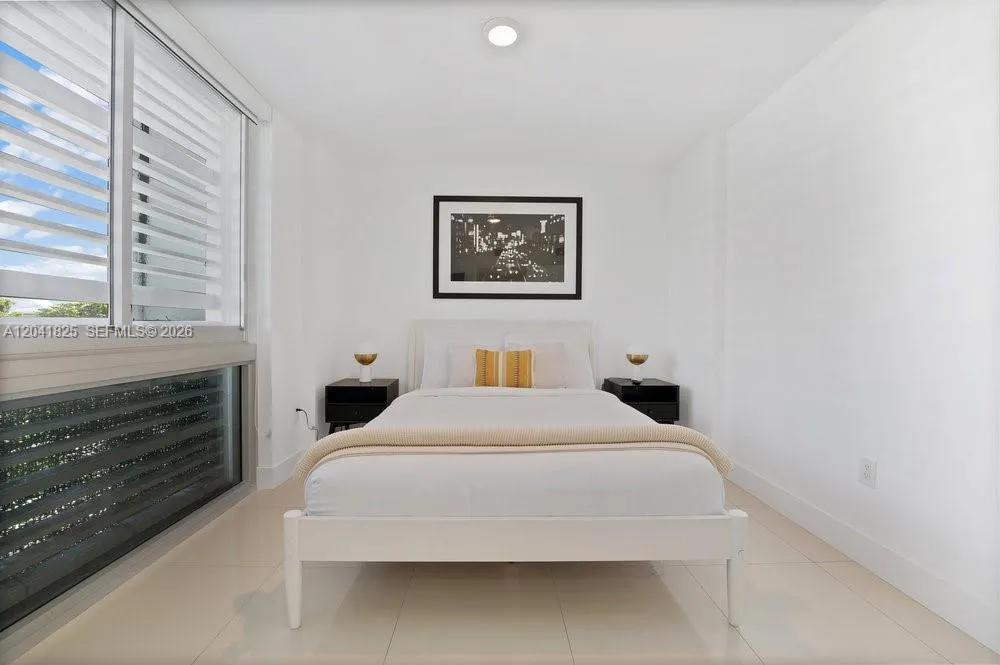 9261 E Bay Harbor Dr #507 Bay Harbor Islands, FL 33154
