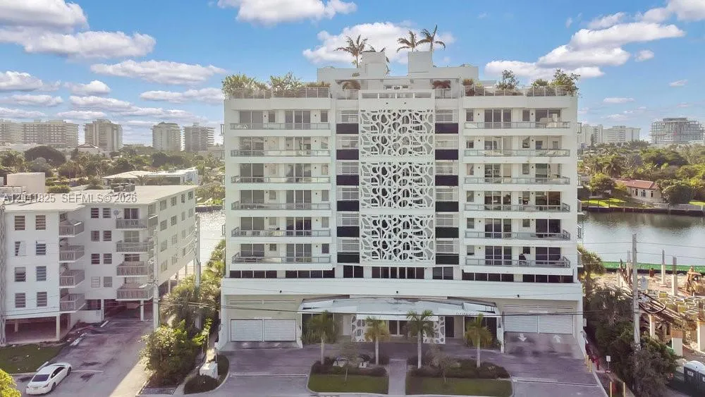9261 E Bay Harbor Dr #507 Bay Harbor Islands, FL 33154